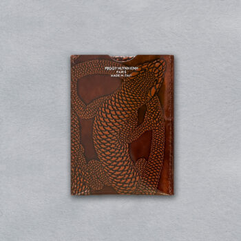 porte cartes compact en cuir glacé patiné main estampé motif lézards marron